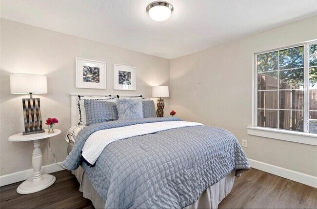 Building Photo - Updated St. Pete Home with Private Yard, Hot Tub & More!