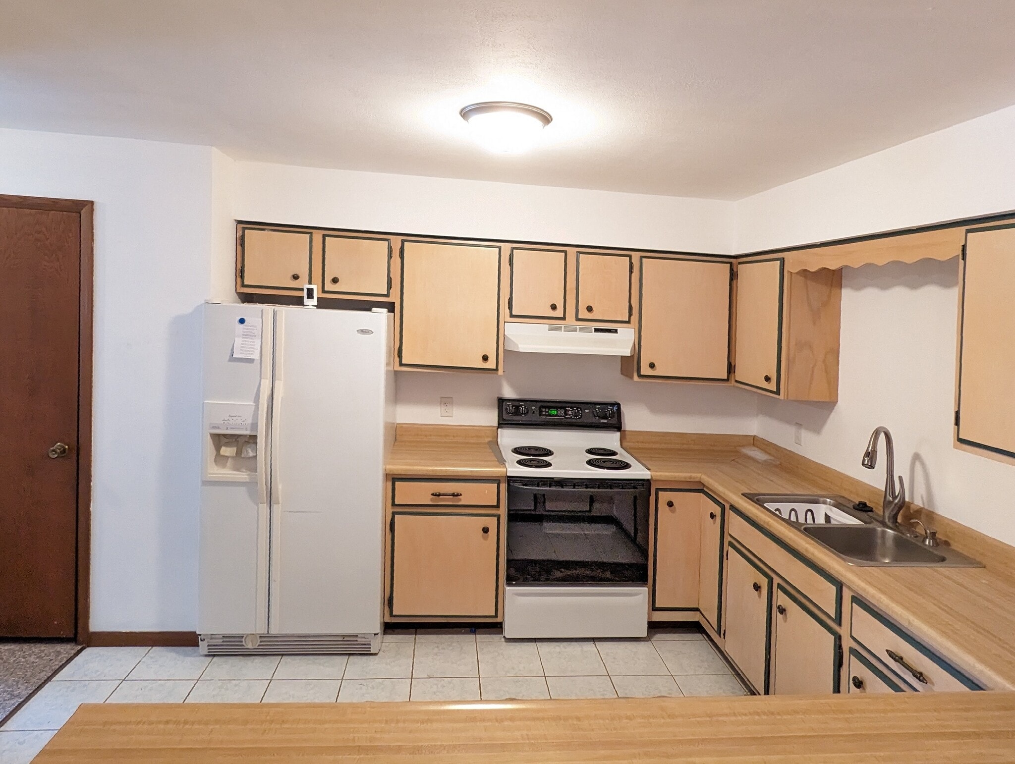 Kitchen - 712 Brandie Rd