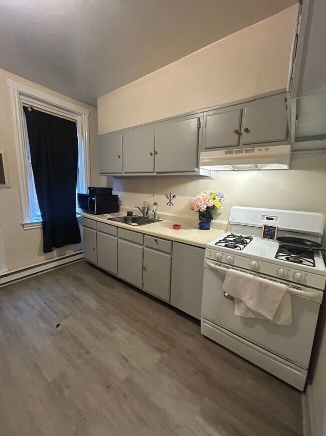 Building Photo - 2211 N 4th St