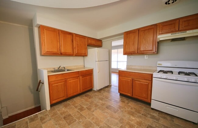 Building Photo - NO SECURITY DEPOSIT! - House for Rent in Florissant