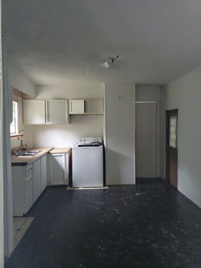 Building Photo - Available Soon! Apply now and rent this affordable 2 bedroom home in Aiken!