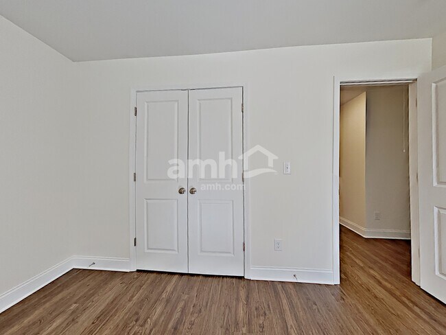 Building Photo - 7925 Moss Glen Ct