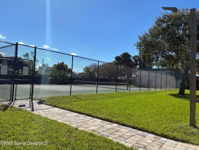 Building Photo - 467 Ibis Ln