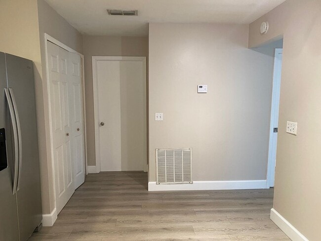 Building Photo - MOVE-IN SPECIAL-WONDERFUL 3/2.5 Home with 1 car garage-UCF Area