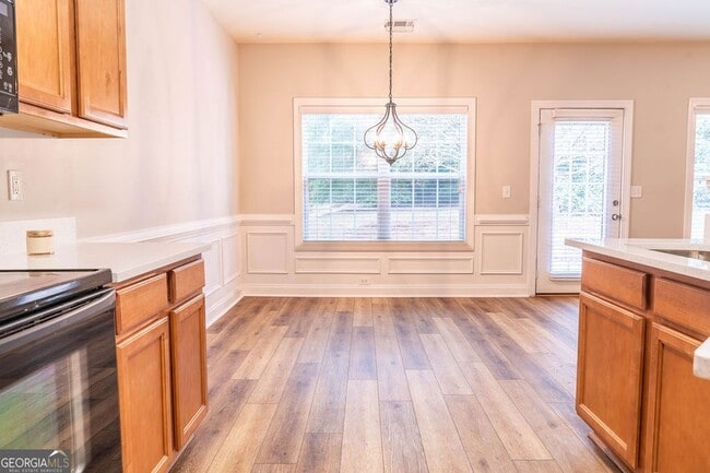 Building Photo - 2046 Barberry Dr