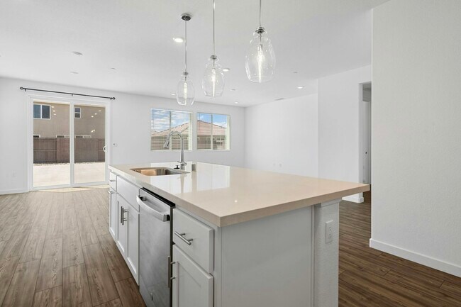 Building Photo - 3278 Vallonea St