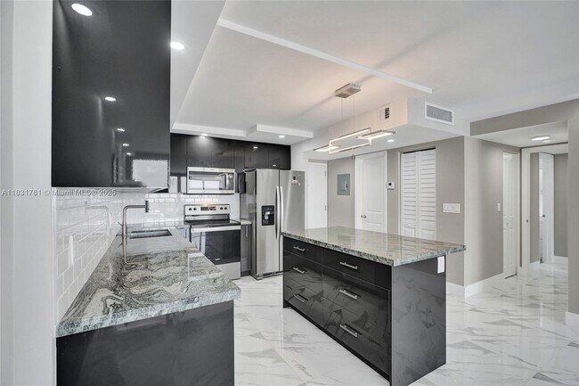 Building Photo - 2301 S Ocean Dr
