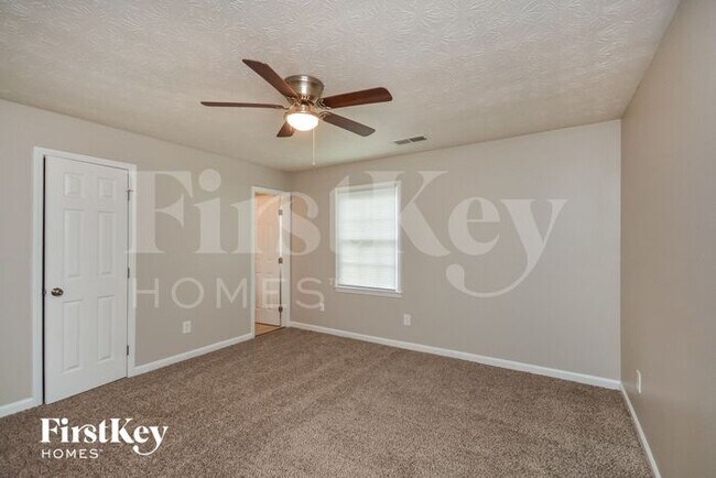 Building Photo - 2826 Bay Leaf Dr SE