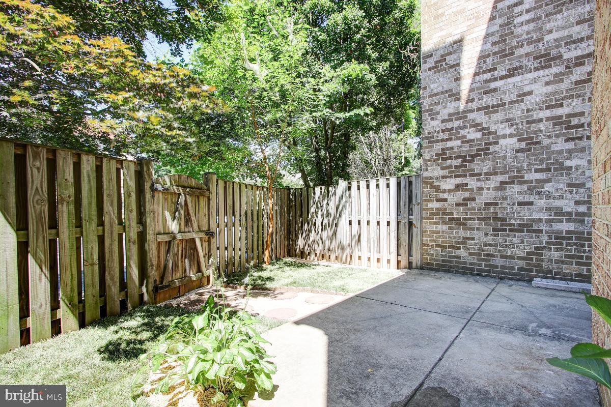 Building Photo - 7530 Westlake Ter