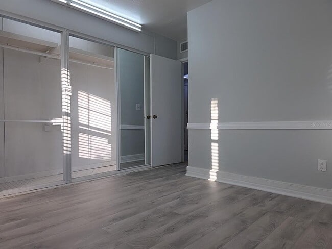 Building Photo - 4713 W El Prado Blvd