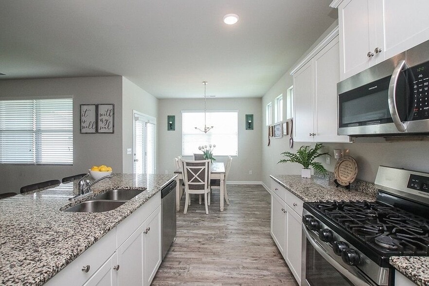 Building Photo - 203 Princeton Dr