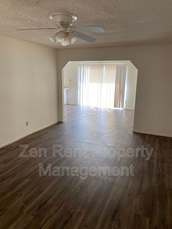 Building Photo - 5233 W Altadena Ave