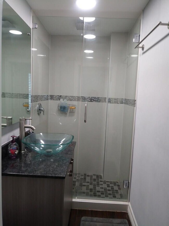 Building Photo - 125 E Morningside Dr