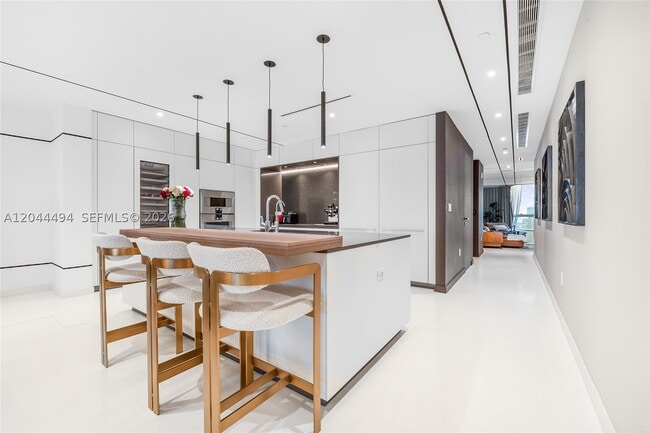 Building Photo - 300 Biscayne Blvd