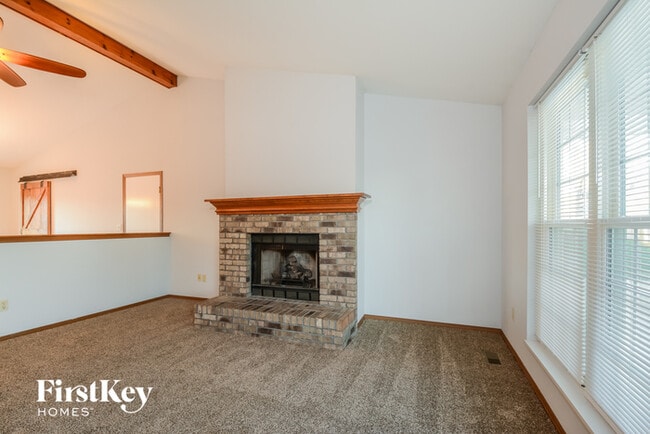 Building Photo - 210 Briar Valley Ct S