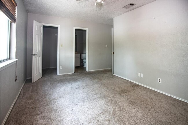 Building Photo - 8807 Springmail Cir