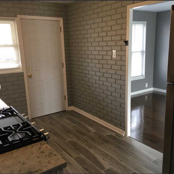 Building Photo - 163 Hemlock St