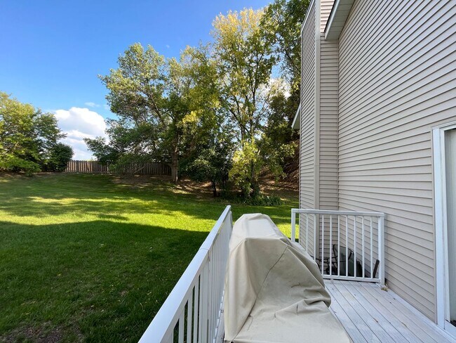 Building Photo - 9225 Garrison Way