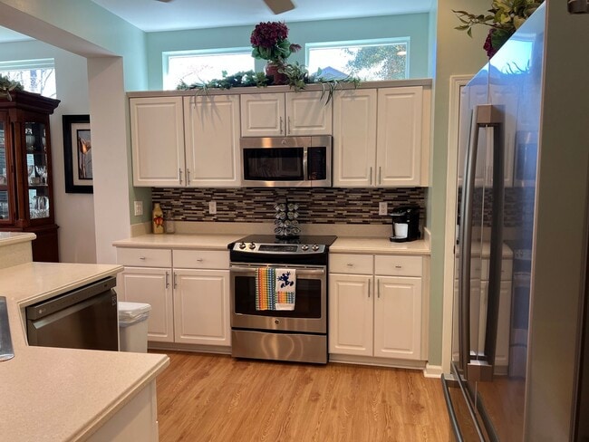 Building Photo - Two-Bedroom, Two-Bath Unfurnished Home in Sun City