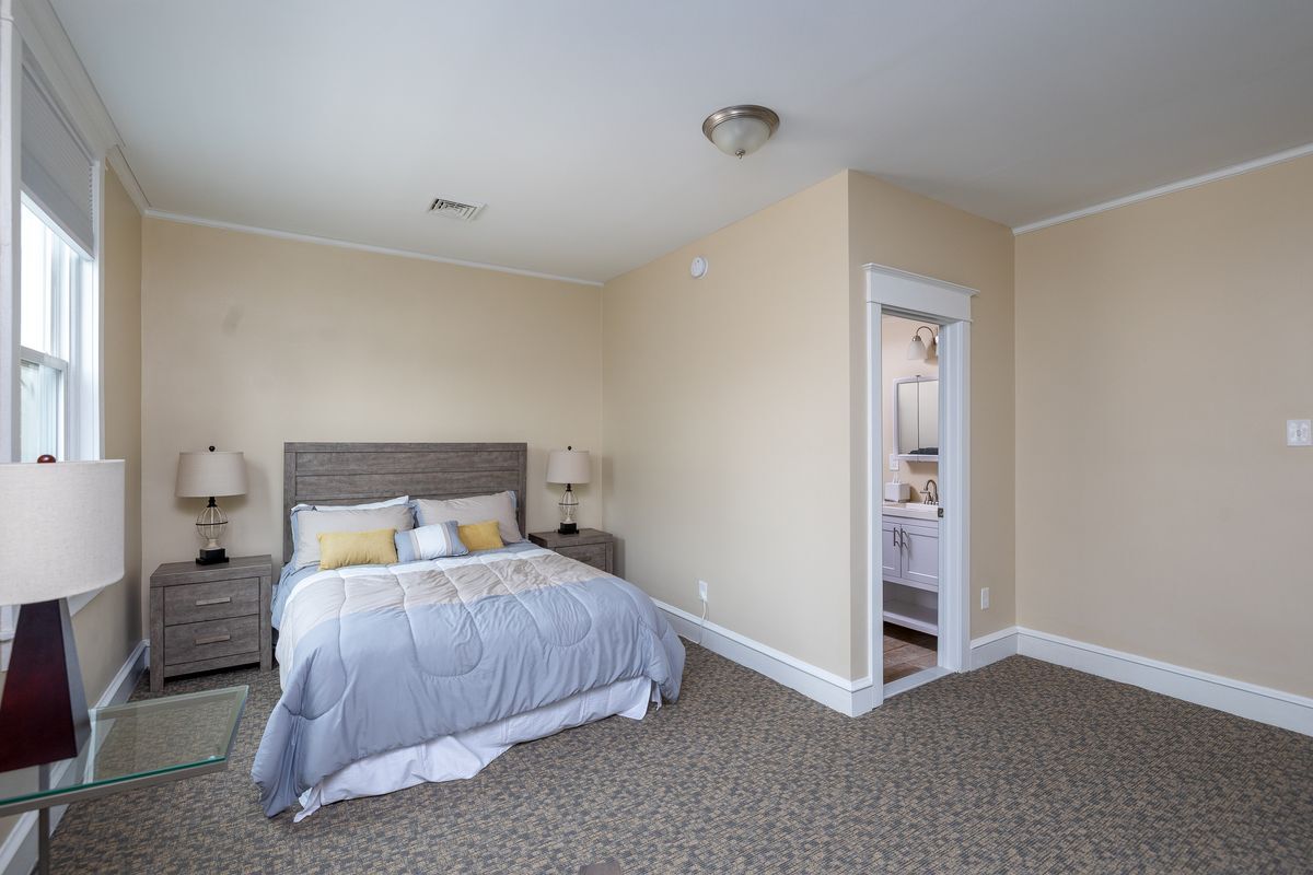 Building Photo - 1131 Callowhill St