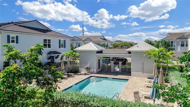 Building Photo - 241 Preserve Trl N