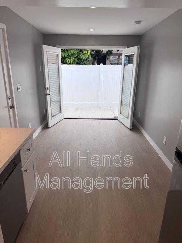 Building Photo - 5117 E The Toledo