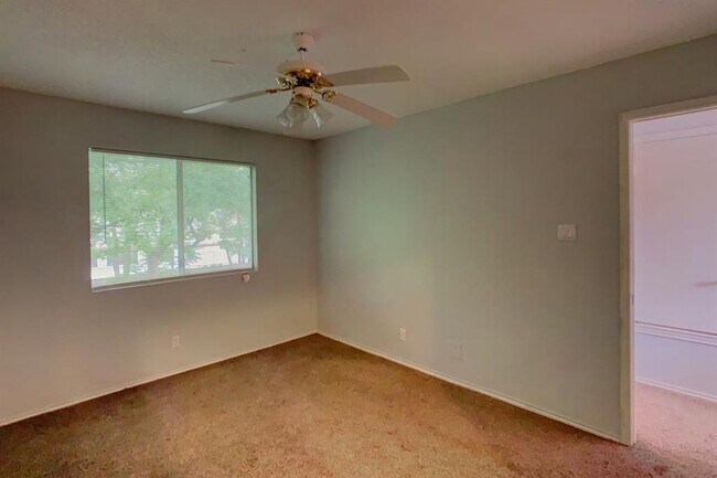 Building Photo - 13206 Saxby Ct