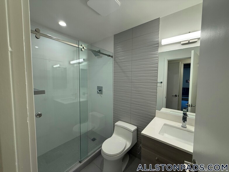 Building Photo - 1079 Commonwealth Ave