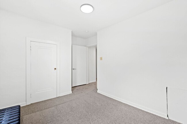 Building Photo - AVAILABLE APRIL 1ST, don't miss this BEAUTIFUL 3-Bedroom Home in Clairton!