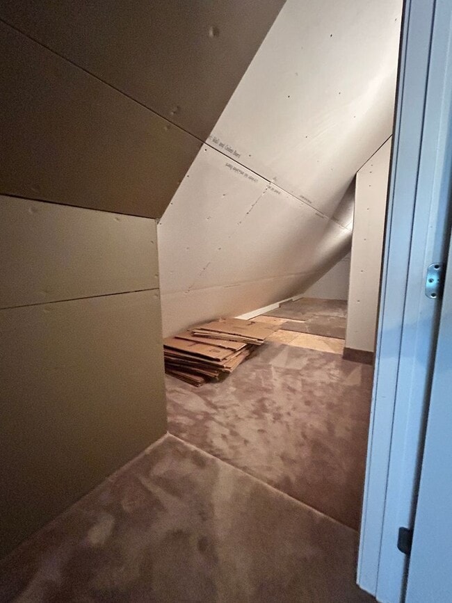 Building Photo - 310 Oak Vista Dr