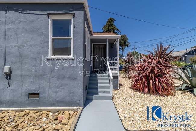 Building Photo - 2139 El Dorado St