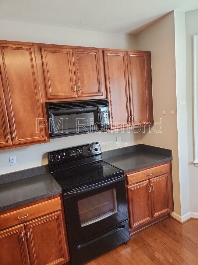 Building Photo - 1252 Providence Knoll Dr