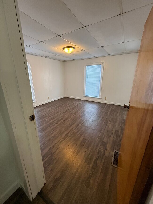 Building Photo - 314 Ives Ave