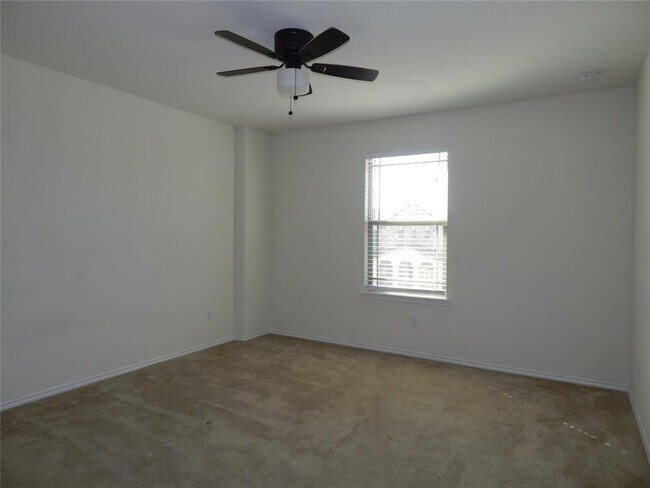 Building Photo - 358 Alamosa Dr