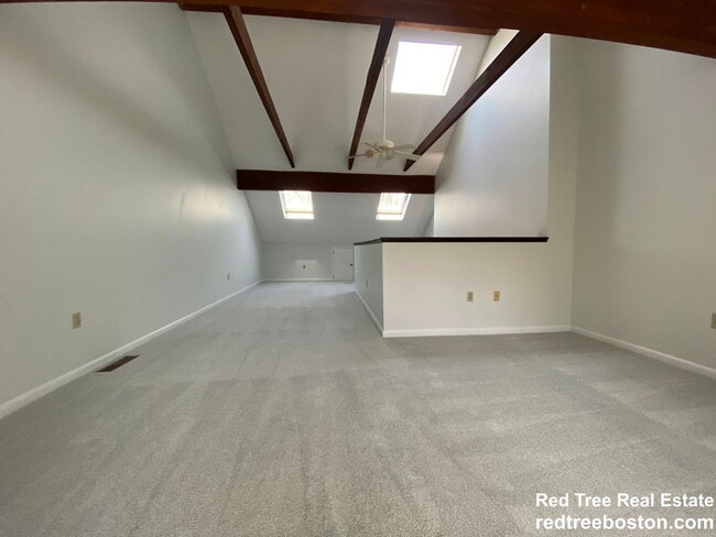 Building Photo - 1400 Lagrange St