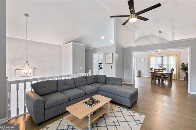 Building Photo - 2437 Pondside Pl NE