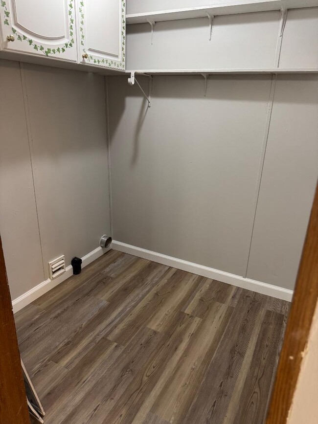 Building Photo - 1248 Kathy Ave