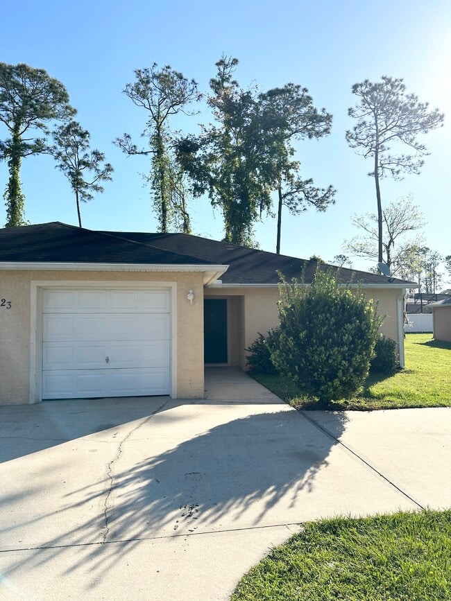 Building Photo - 23 Eton Ln