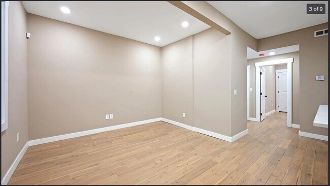 Building Photo - 5 Monmouth St