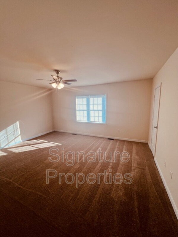 Building Photo - 555 Fairfax Ave