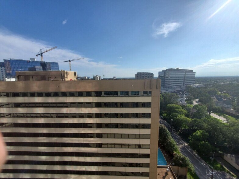 Building Photo - 6800 Main St