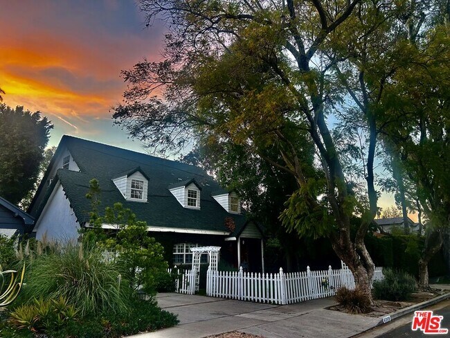 Building Photo - 4309 Gentry Ave