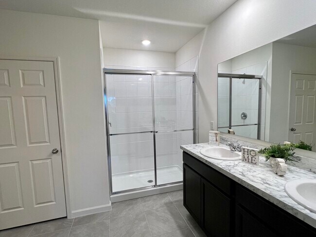 Building Photo - 4011 SW Kidd Ct