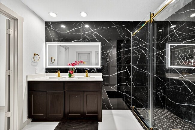 Building Photo - 31410 Hexan Hts Ln