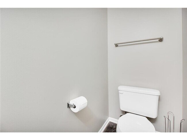 Building Photo - 2 Bedroom 2 Bath Beautiful Modern Living in Maple Grove for $2,150/month! 2 Stall Garage Included!