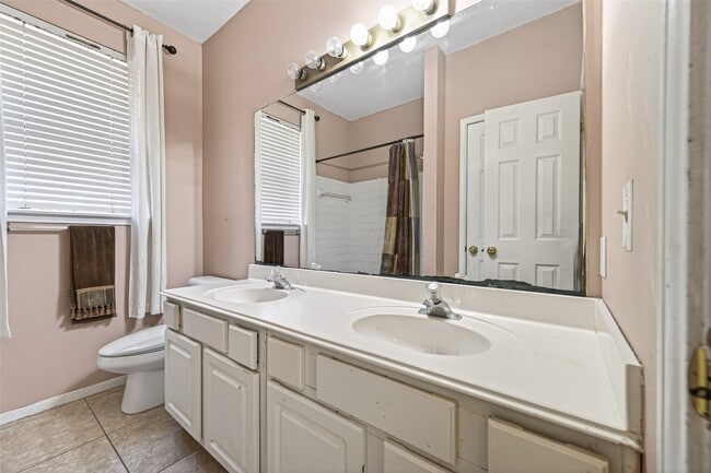 Building Photo - 12727 Magnolia Leaf St