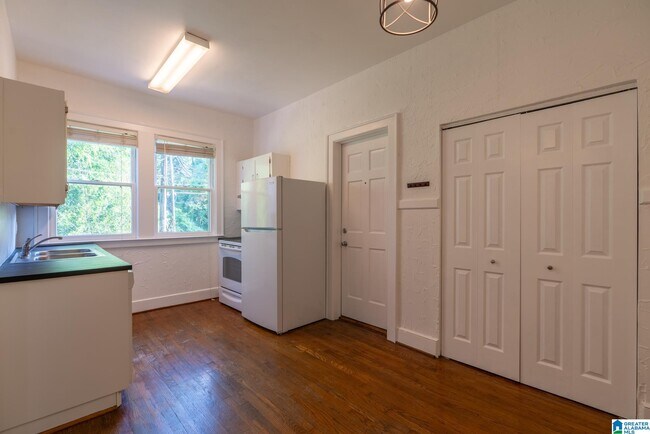 Building Photo - 3809 12th Ct S