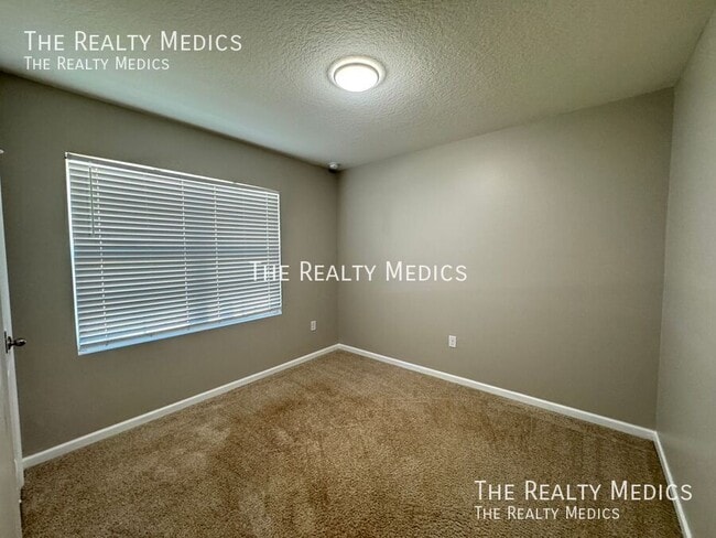 Building Photo - 1028 Salina St SE