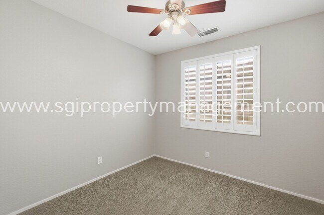 Building Photo - 12442 N 82nd Ln