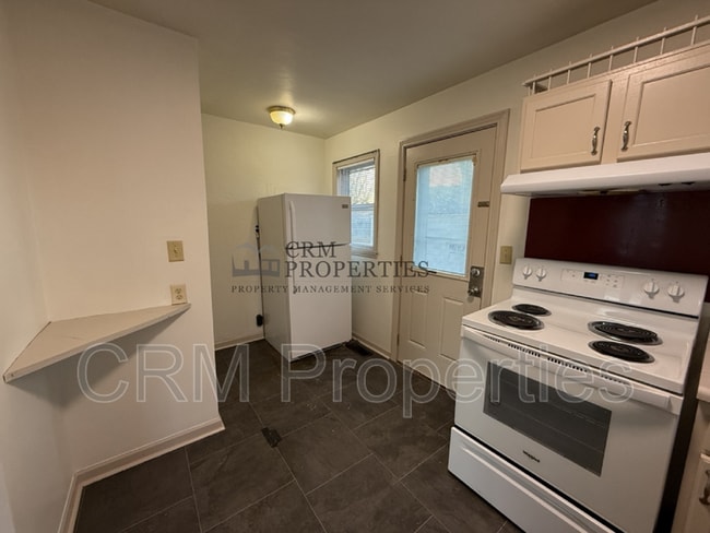 Building Photo - 1301 S Waugh St